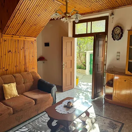 Alesio House