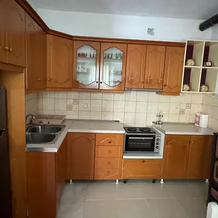Alesio House Apartamento Delvine
